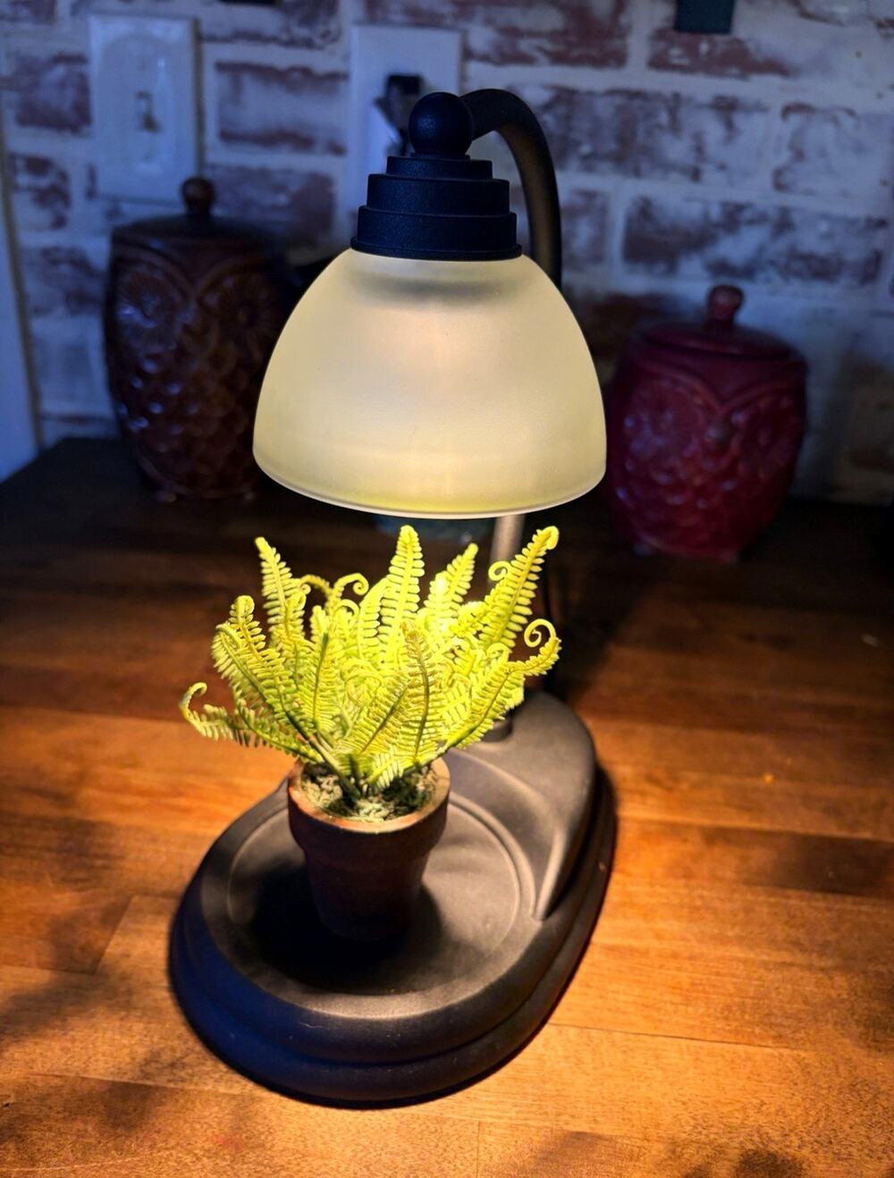 LED wax melt Desk Lamp , dark brown White Dome Shade Corded Plug-In